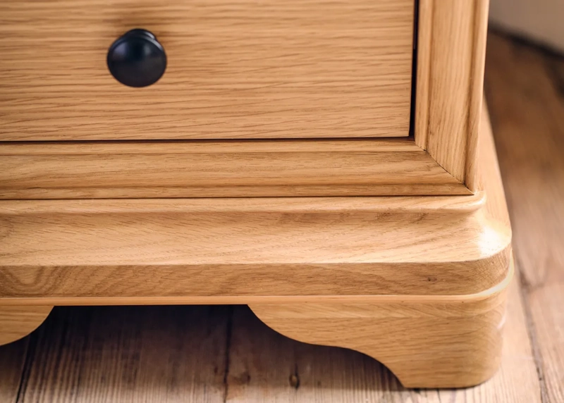 Willis & Gambier Bordeaux Bedside Chest